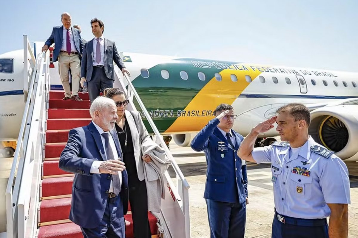 Lula desiste de compra de aeronoave presidencial temendo desgaste eleitoral