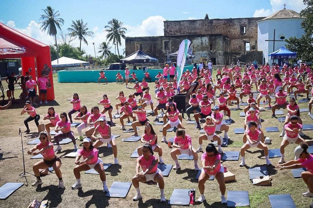 Fit Team Experience reúne mais de 400 pessoas em manhã wellness na Praia do Forte!