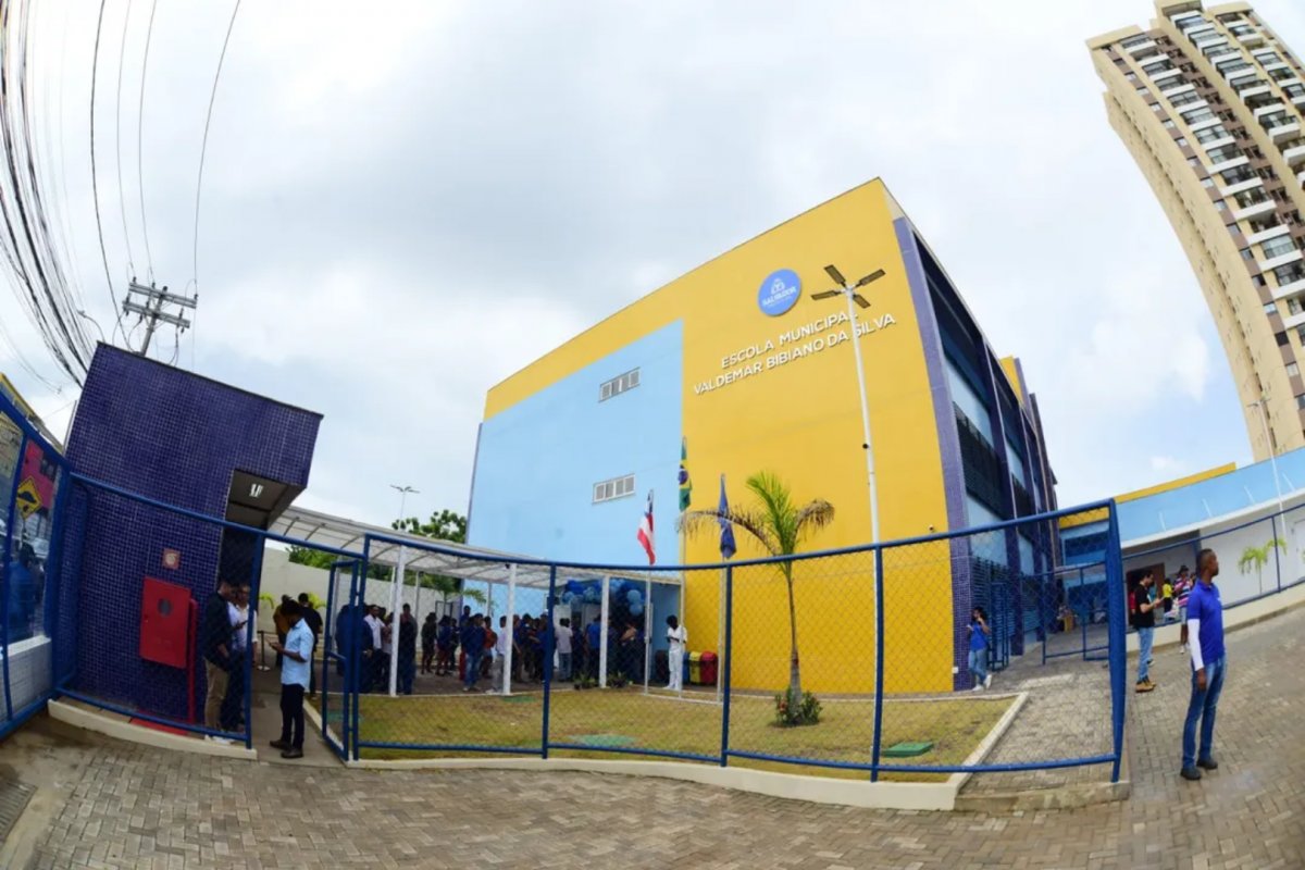 Recém-inaugurada, escola municipal no Bairro da Paz tem rodízio de turmas, com aulas semana sim e semana não