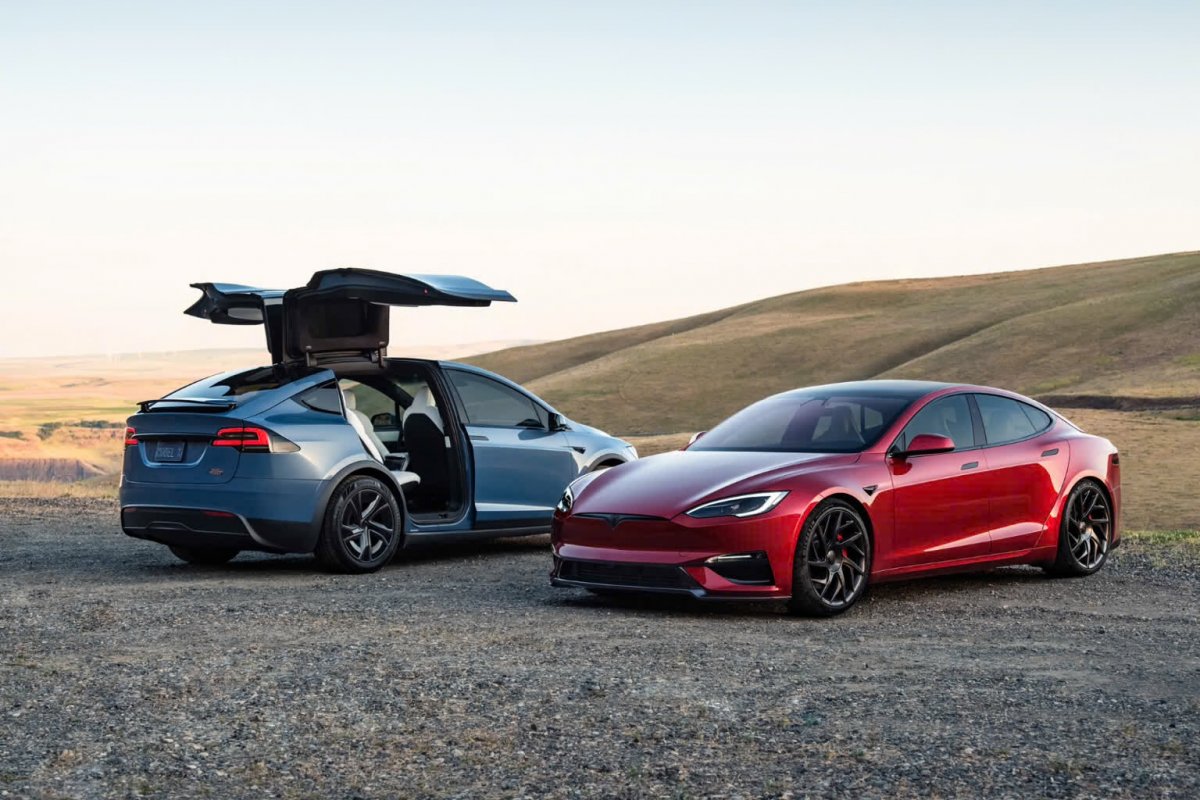 Em meio à queda nas vendas, Tesla sobe preços de dois veículos que vão sair de linha