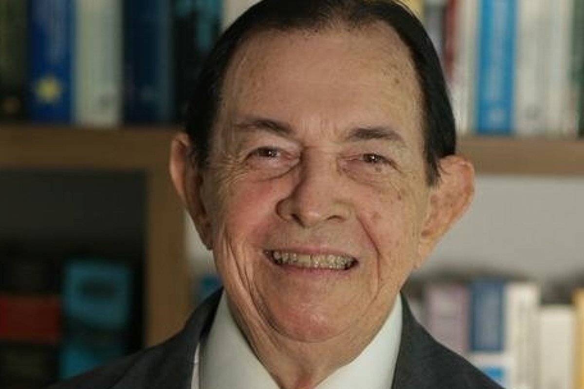 Câmara de Salvador homenageia jurista Thomas Bacellar com Medalha Thomé de Souza! 