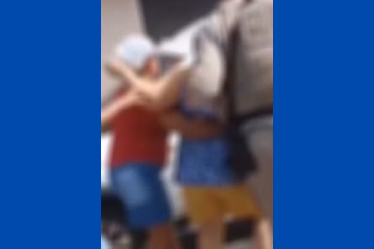 Mulher é atingida por bala perdida durante troca de tiros entre policias militares e suspeitos em Salvador