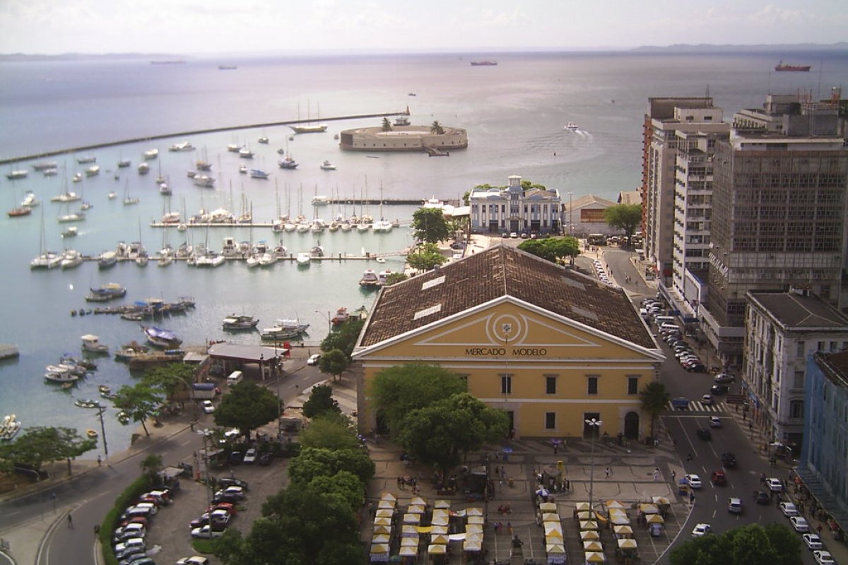 Prefeitura de Salvador é condenada após transformar área histórica na Cidade Baixa em estacionamento irregular