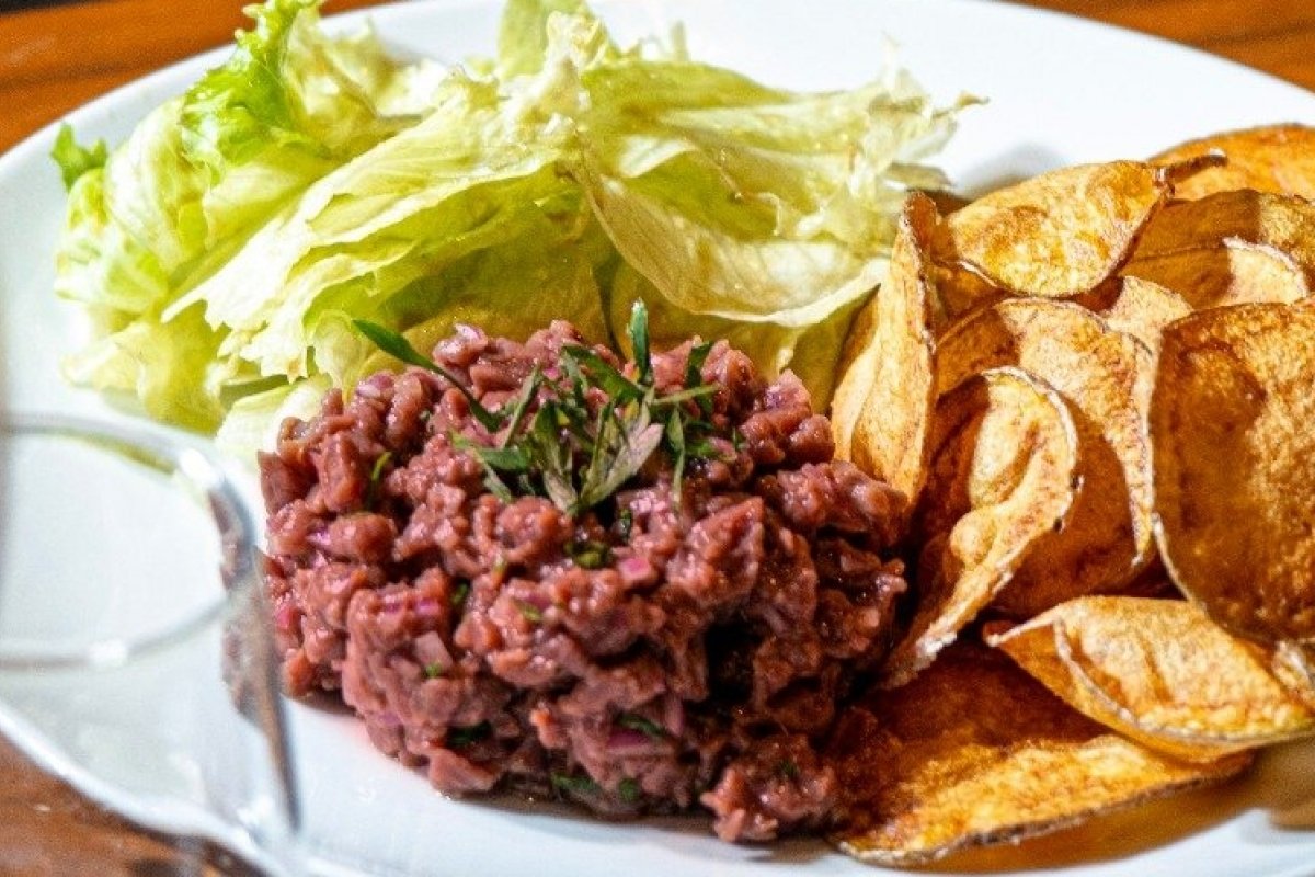 Bistrô Casa Tua celebra primeiro ano no Caminho das Árvores com novo menu autoral! 