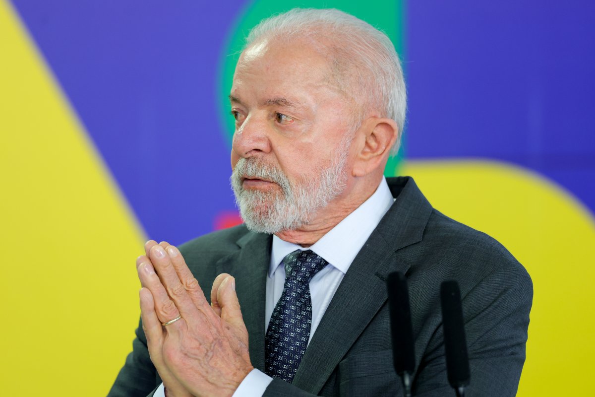 Lula afirma que enviará PL do governo sobre fim da escala 6x1 essa semana 