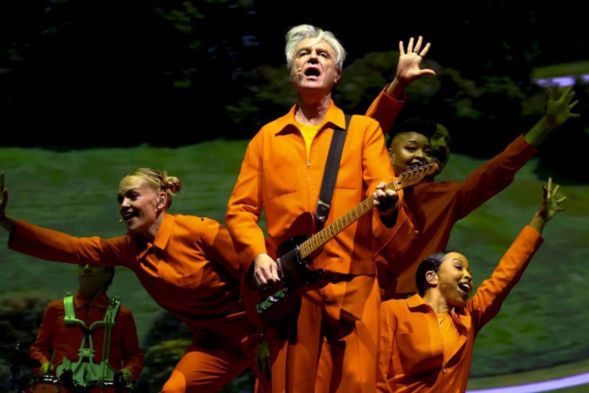 Calvin Klein veste David Byrne para o primeiro fim de semana do Coachella Valley Music and Arts Festival!