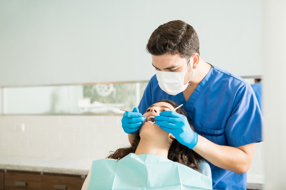 ONG irá selecionar adolescentes para tratamento odontológico gratuito; saiba como se candidatar