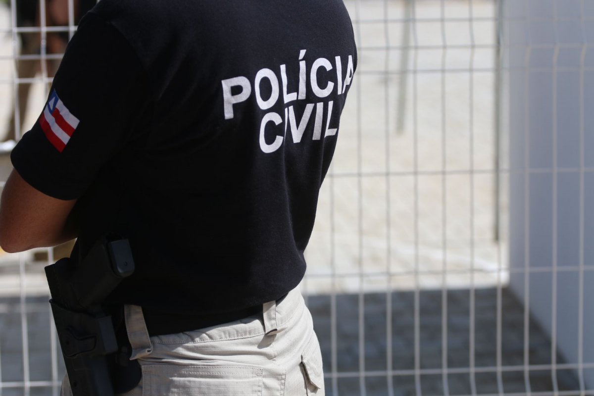 Homem é morto a tiros pelo irmão após briga por bagunça em casa