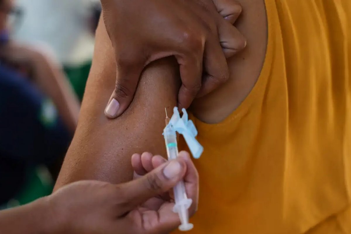 Ministério da Saúde envia 2,2 milhões de doses da vacina de covid-19 aos estados