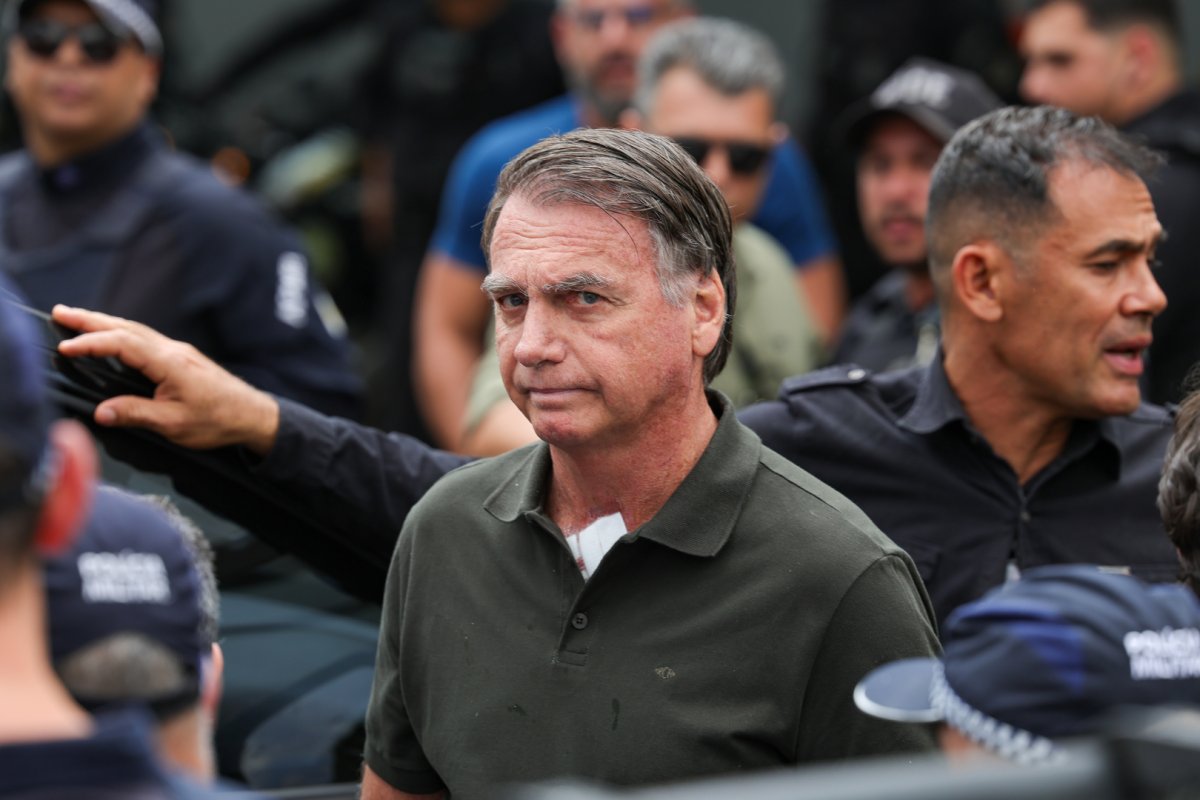 Maioria dos brasileiros apoia prisão domiciliar de Jair Bolsonaro, aponta pesquisa Ipsos-Ipec