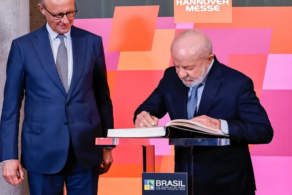 Na Alemanha, Lula defende parceria com Europa na descarbonização e proteção de empregos frente à IA