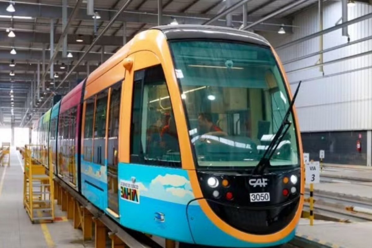 Governo baiano suspende licitação de trecho que ligaria VLT ao metrô de Salvador