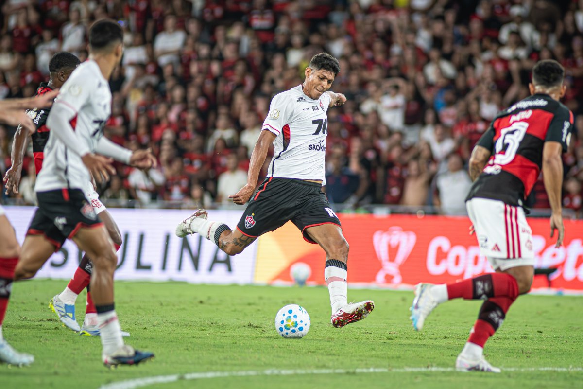 Vitória perde para o Flamengo no Maracanã, mas volta "vivo" para jogo de volta da quinta fase da Copa do Brasil