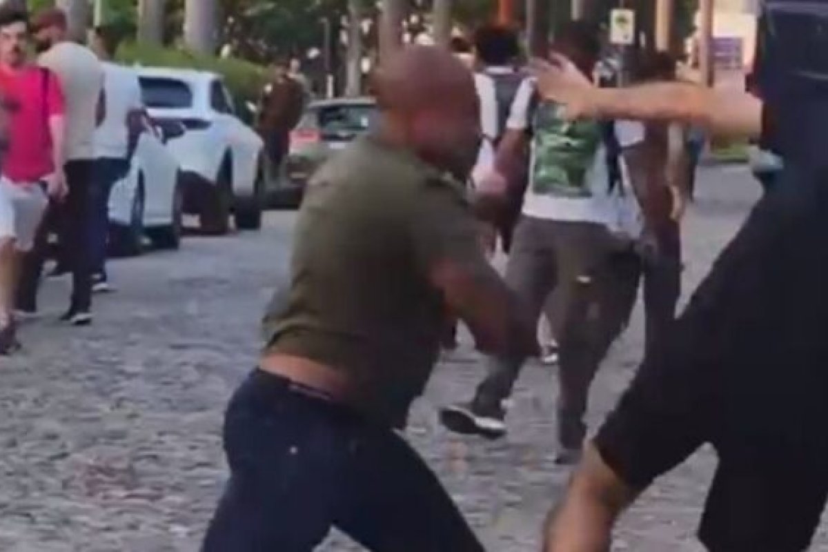 Vídeo:  Pré-candidatos do PL e estudantes trocam socos na UFMG 