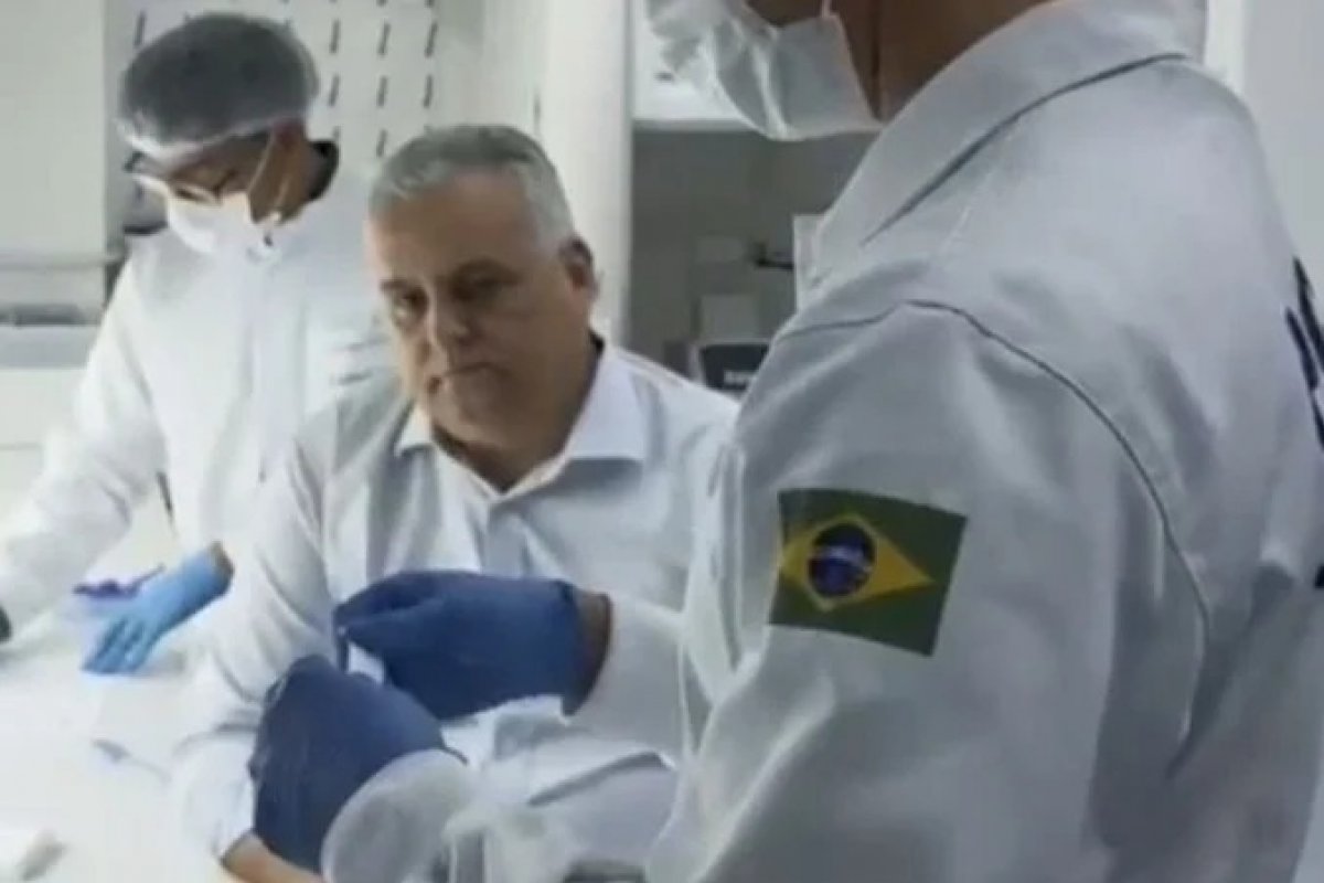 Após acusações de estupro e pedofilia, deputado Alfredo Gaspar coleta material para exame de DNA