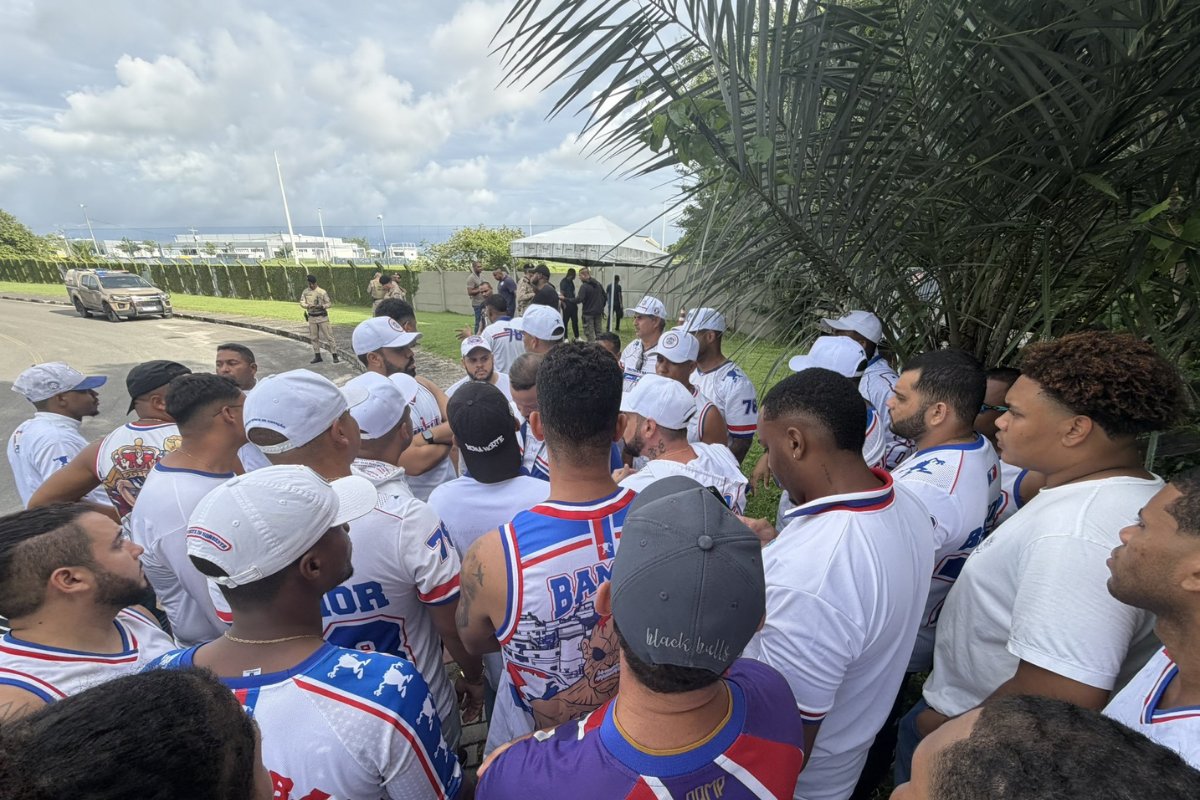 Torcida organizada cobra elenco do Bahia após derrota na Copa do Brasil