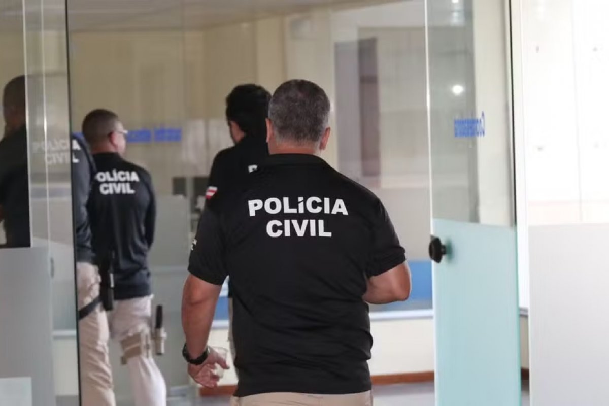 Homem é preso após tentar enganar polícia com identidade falsa em Feira de Santana