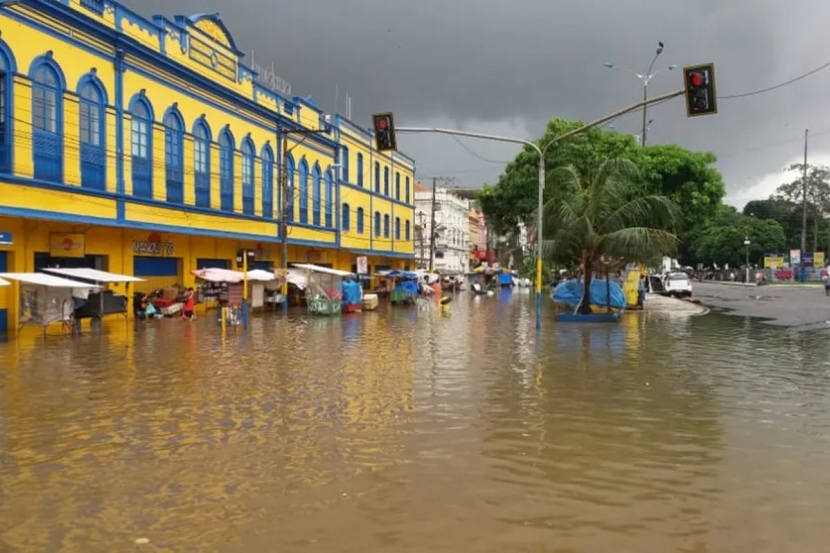 Obras da COP30 em Belém têm alagamento e parte de passarela removida