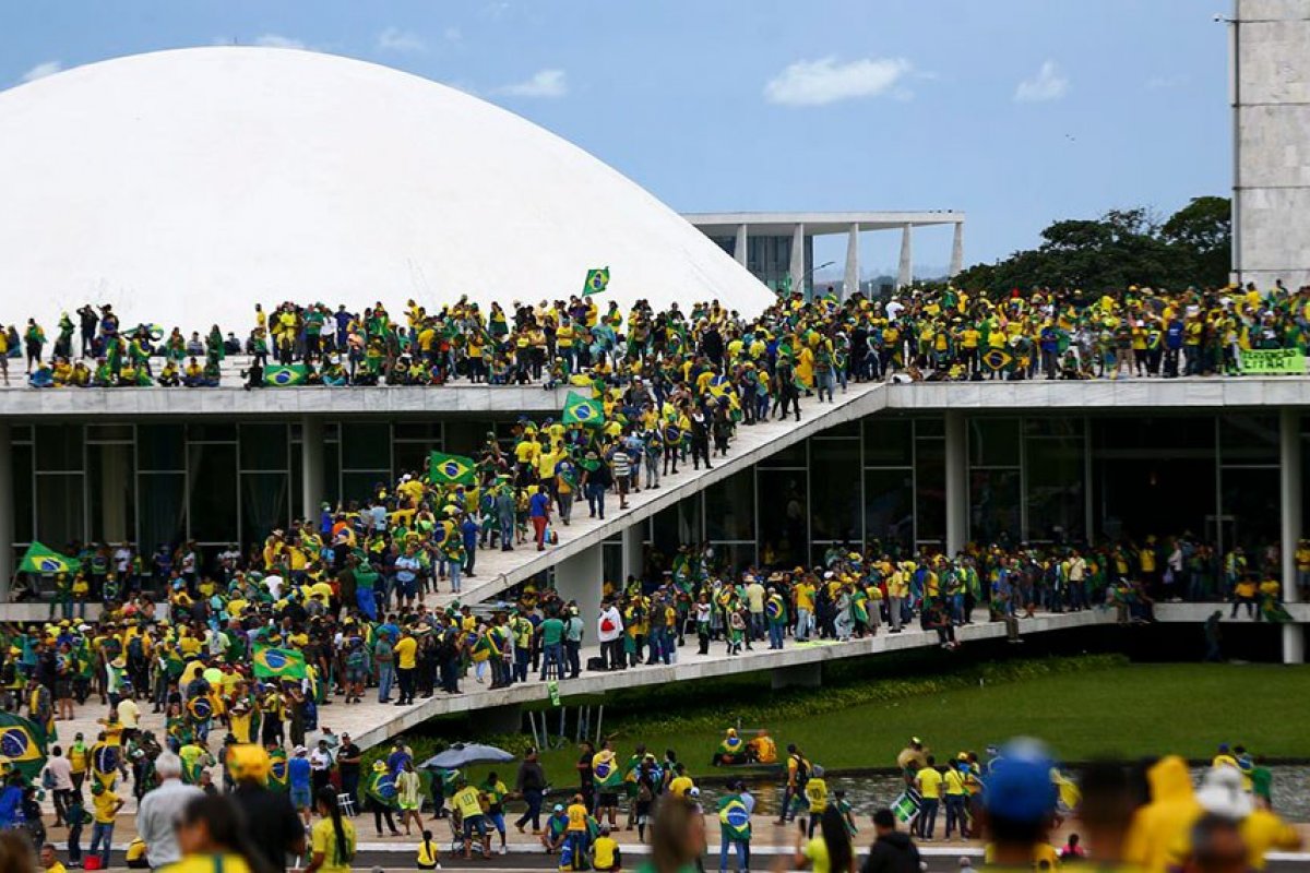O que muda para condenados do 8 de janeiro com possível derrubada de veto ao PL da dosimetria