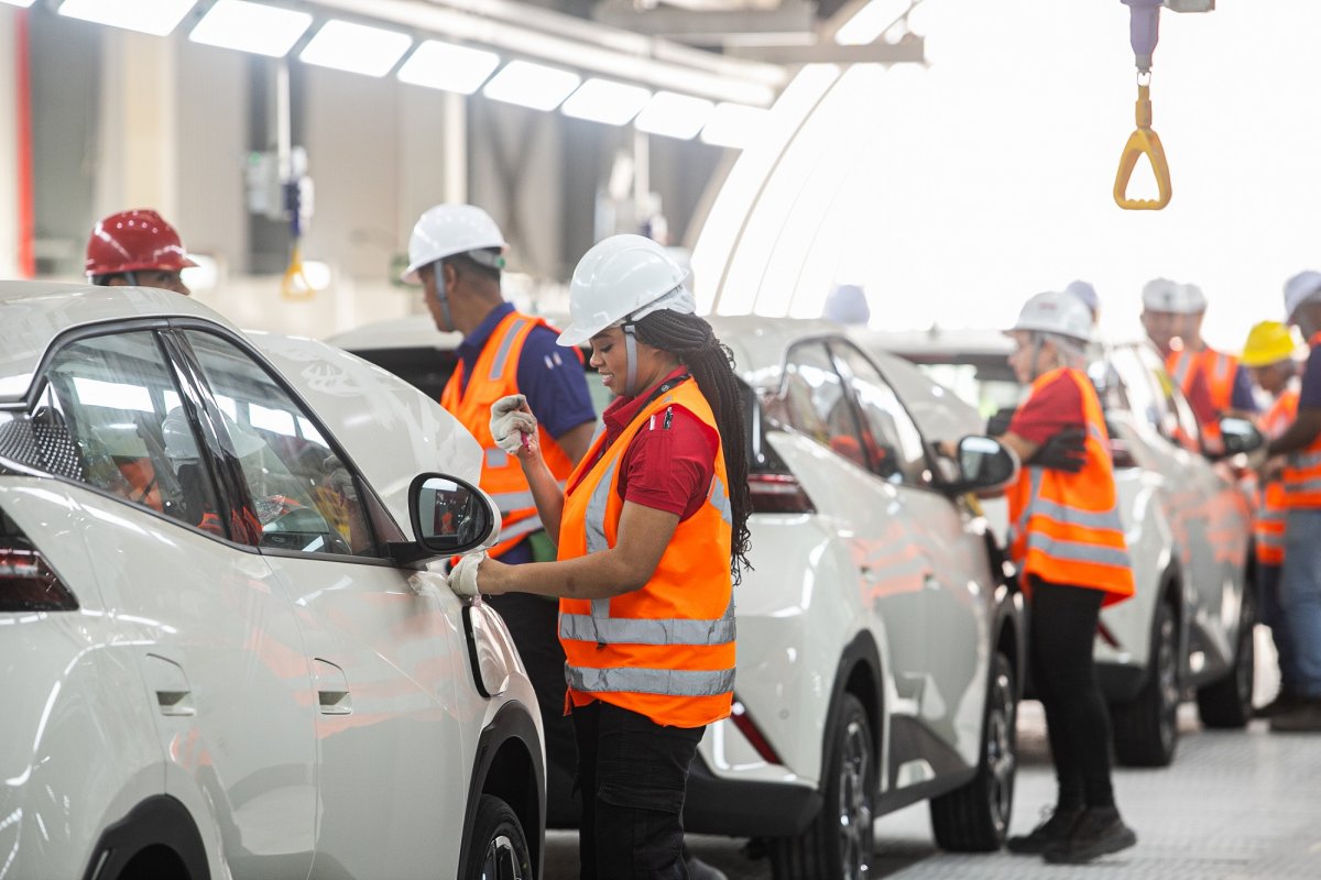 Mais de 1.600 vagas de emprego são anunciadas pela BYD