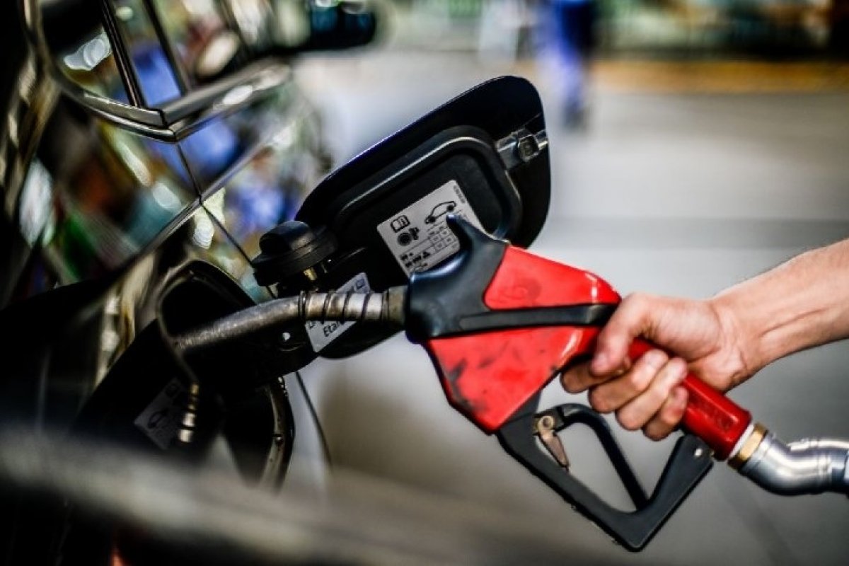 Diminuição dos tributos pode fazer Petrobras aumentar preço da gasolina, afirma CEO da empresa