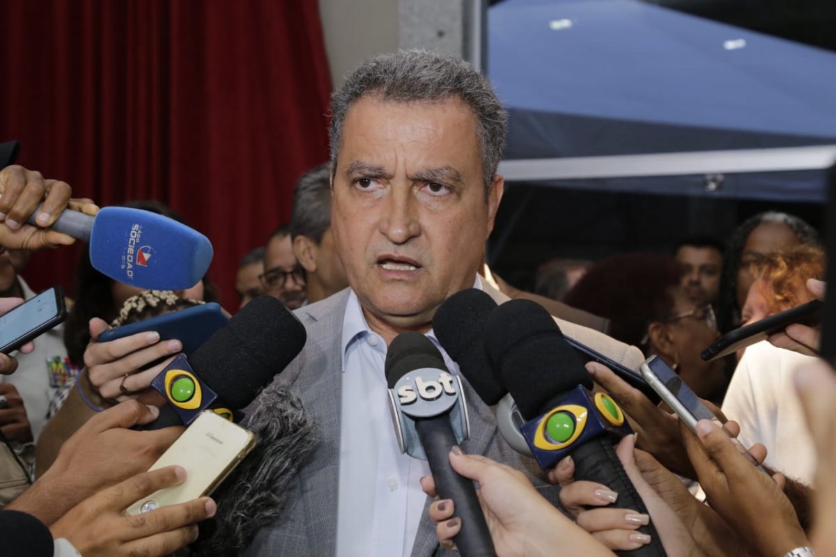 "Não queremos fazer acusações precipitadas", diz Rui ao acionar TCU por causa do Bolsa Família