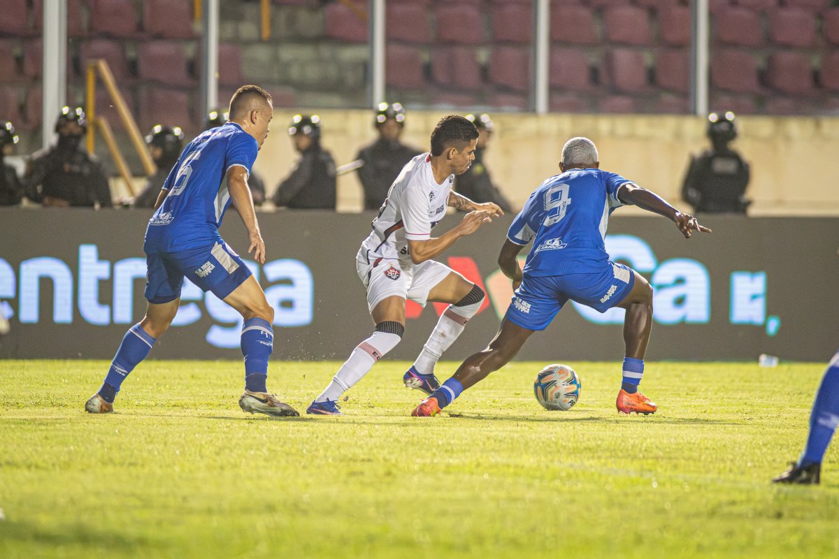 Vitória empata com Confiança e se classifica para as quartas da Copa do Nordeste 