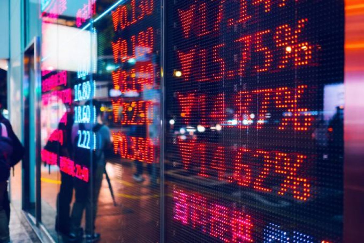 Ibovespa retoma pregão, mas segue em queda de mais de 11%