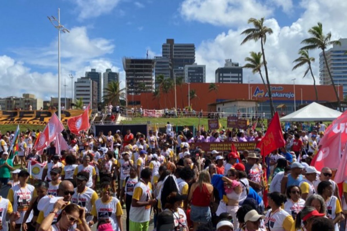 1° de Maio: manifestação reúne trabalhadores em defesa de direitos trabalhistas em Salvador