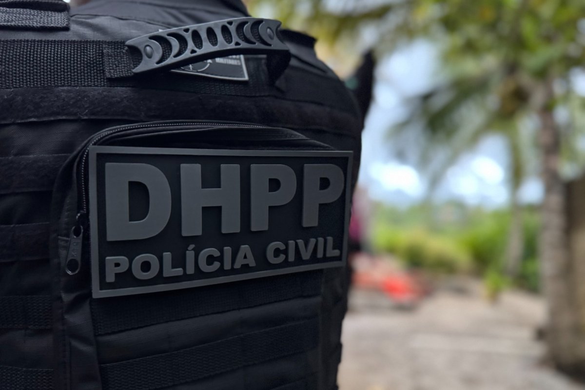 Adolescente é apreendido por morte de jovem em frente a escola em Feira de Santana