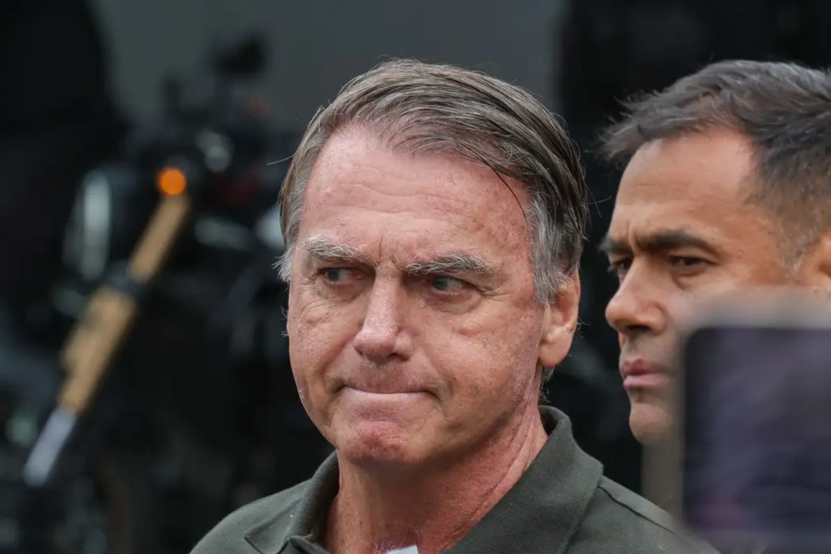 Bolsonaro tem boa evolução após cirurgia e deve ter alta na segunda (4), diz médico