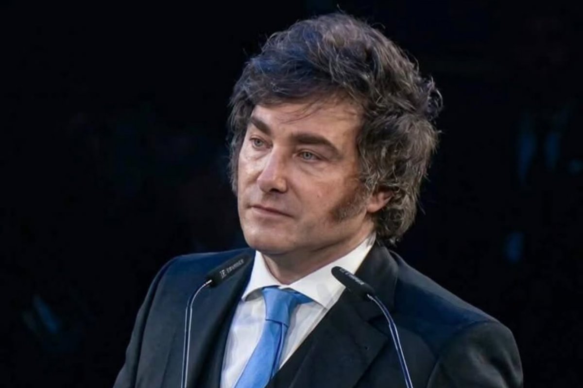 Milei intensifica ações contra imigrantes sem documento e gera tensão em Buenos Aires