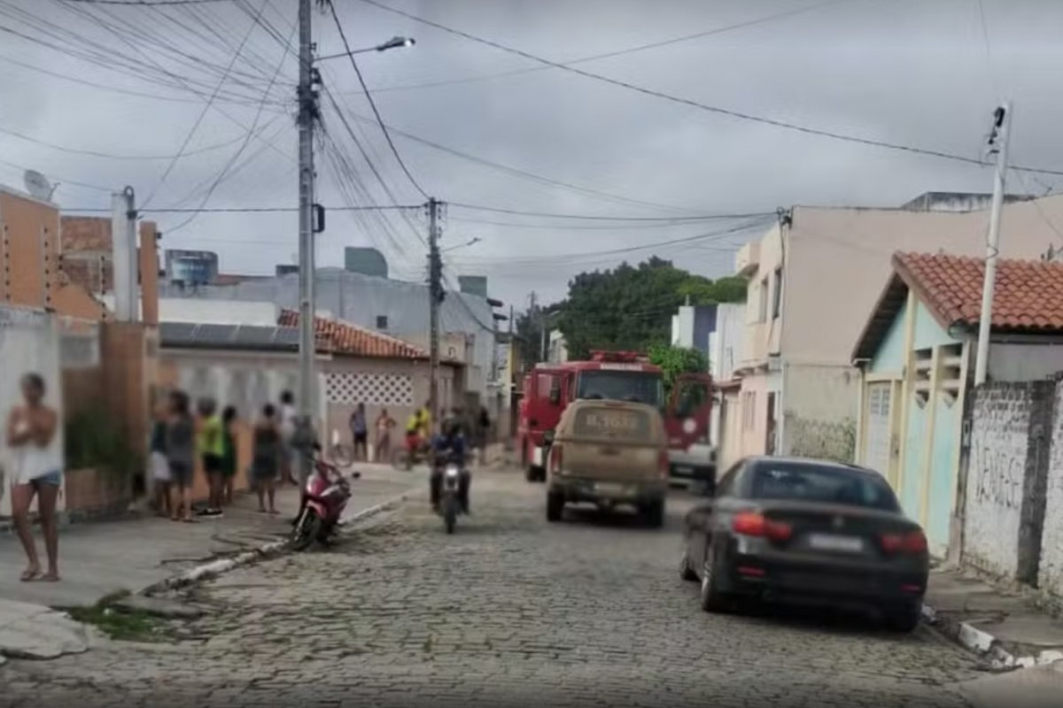 Três crianças morrem após incêndio e mãe é presa em flagrante por abandono de incapaz