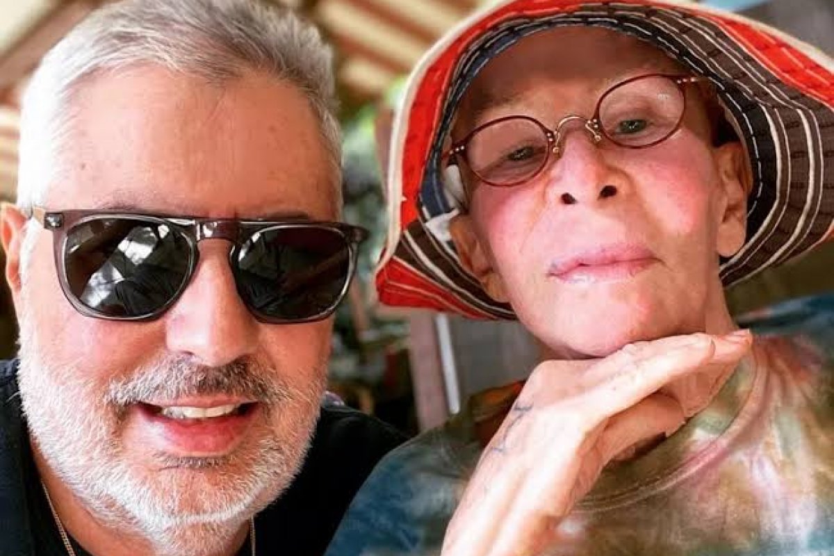 Viúvo de Rita Lee mantém altar com cinzas da cantora e descarta novo amor!    