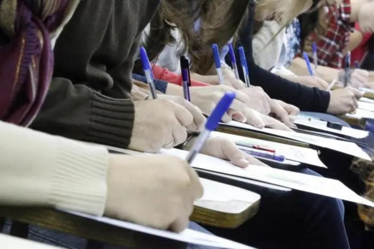 Concursos públicos abrem mais de mil vagas com salários superiores a R$20 mil na Bahia
