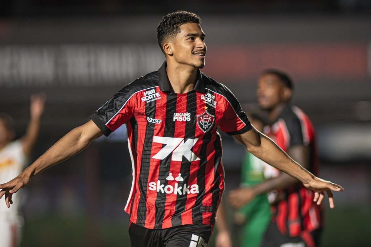 Destaque do Vitória, Renê vive fase mais artilheira da carreira 