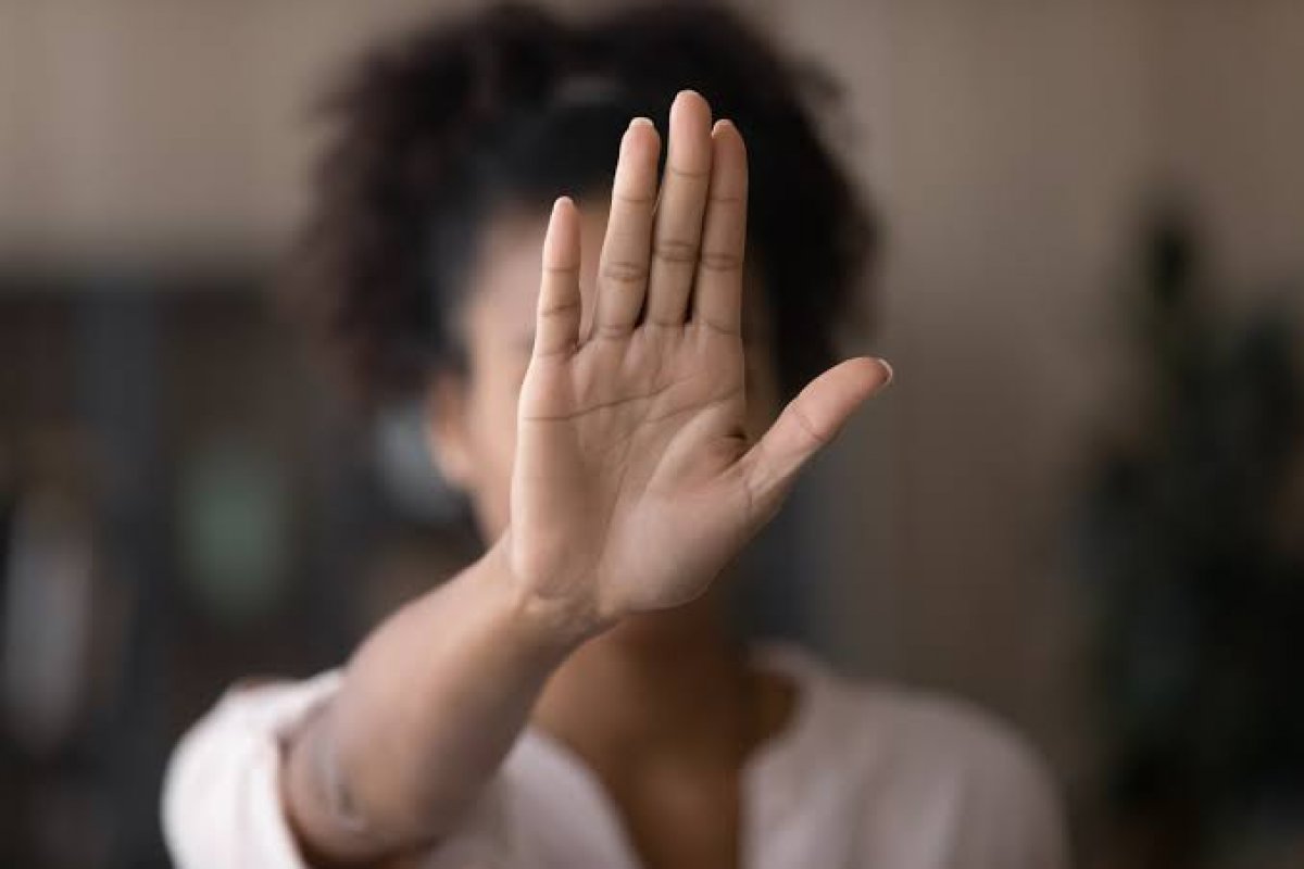Violência de agentes públicos contra mulheres negras expõe padrão estrutural no Brasil! 