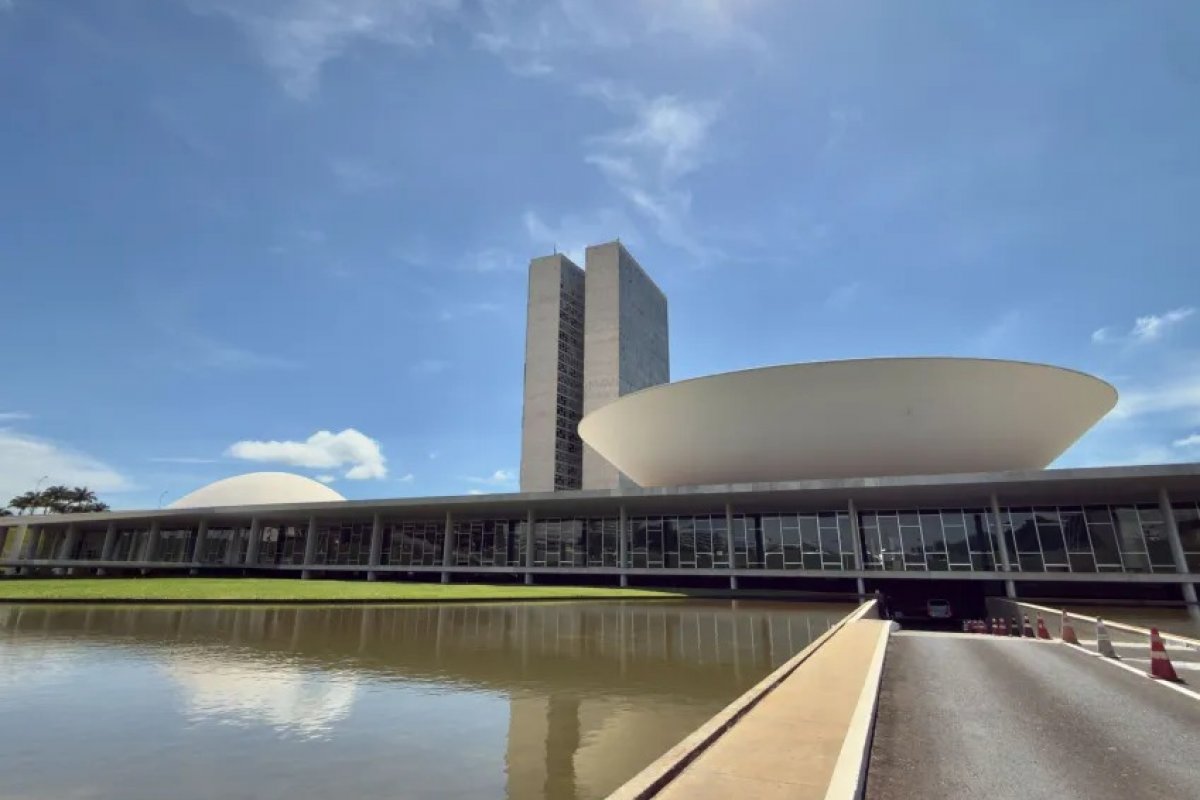 Comitiva de empresários da Fecomércio desembarca em Brasília para tentar barrar 6x1