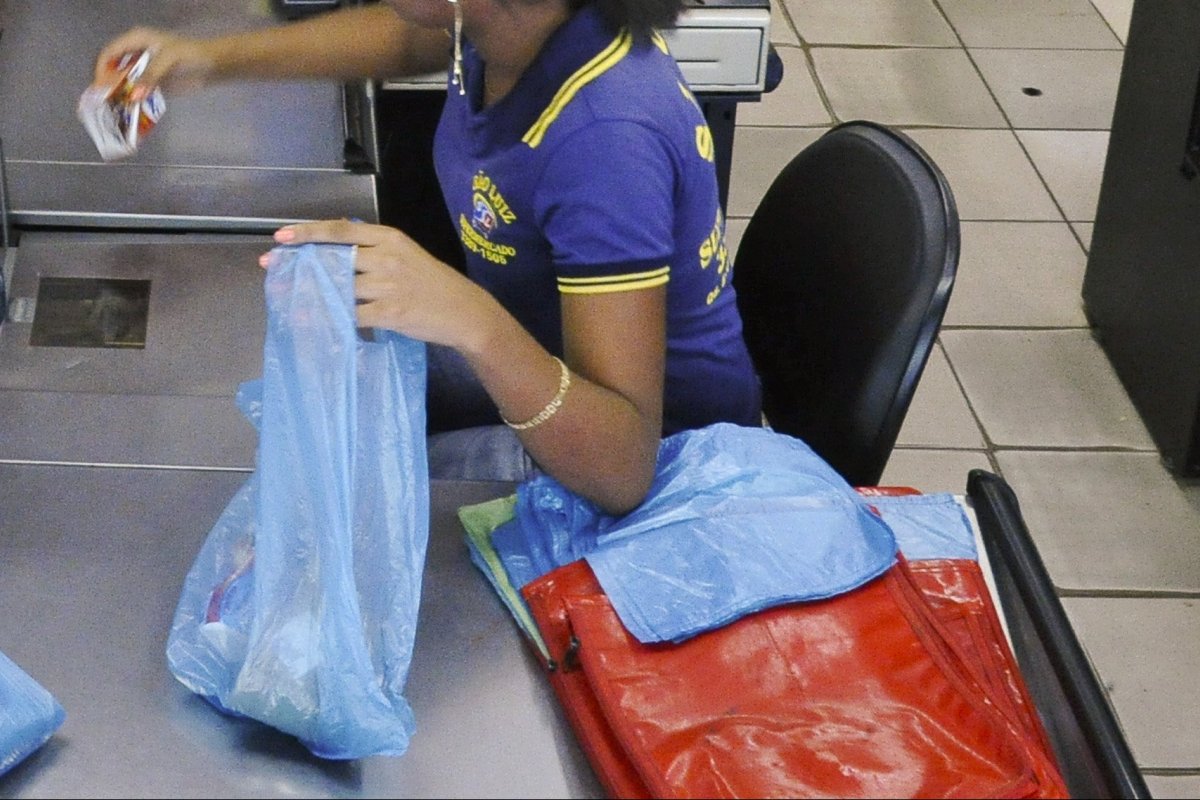  Justiça do Trabalho da Bahia mantém indenização de R$ 20 mil a operadora de caixa que relatou assédio sexual de gerente