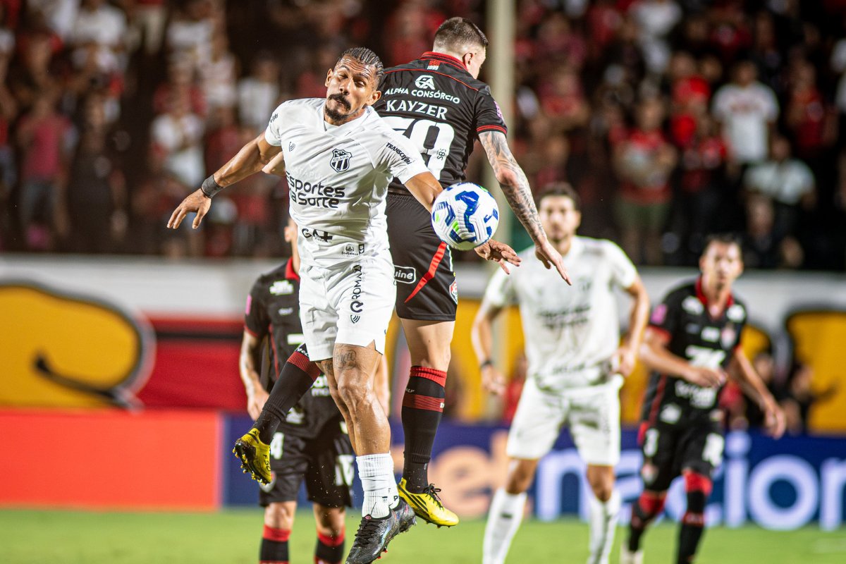 Vitória encara o Ceará no Barradão para quebrar tabu e avançar para as semis do Nordeste