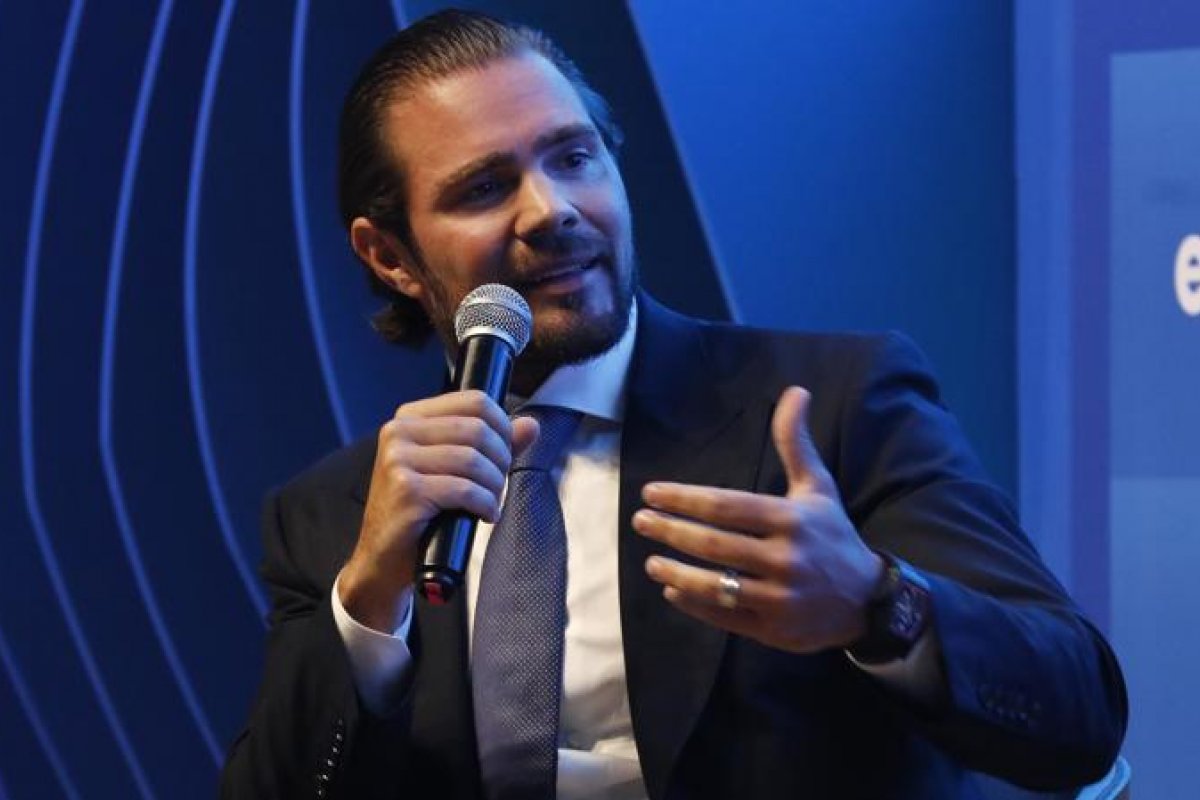 STF exige devolução de dinheiro desviado para avanço na delação de Vorcaro