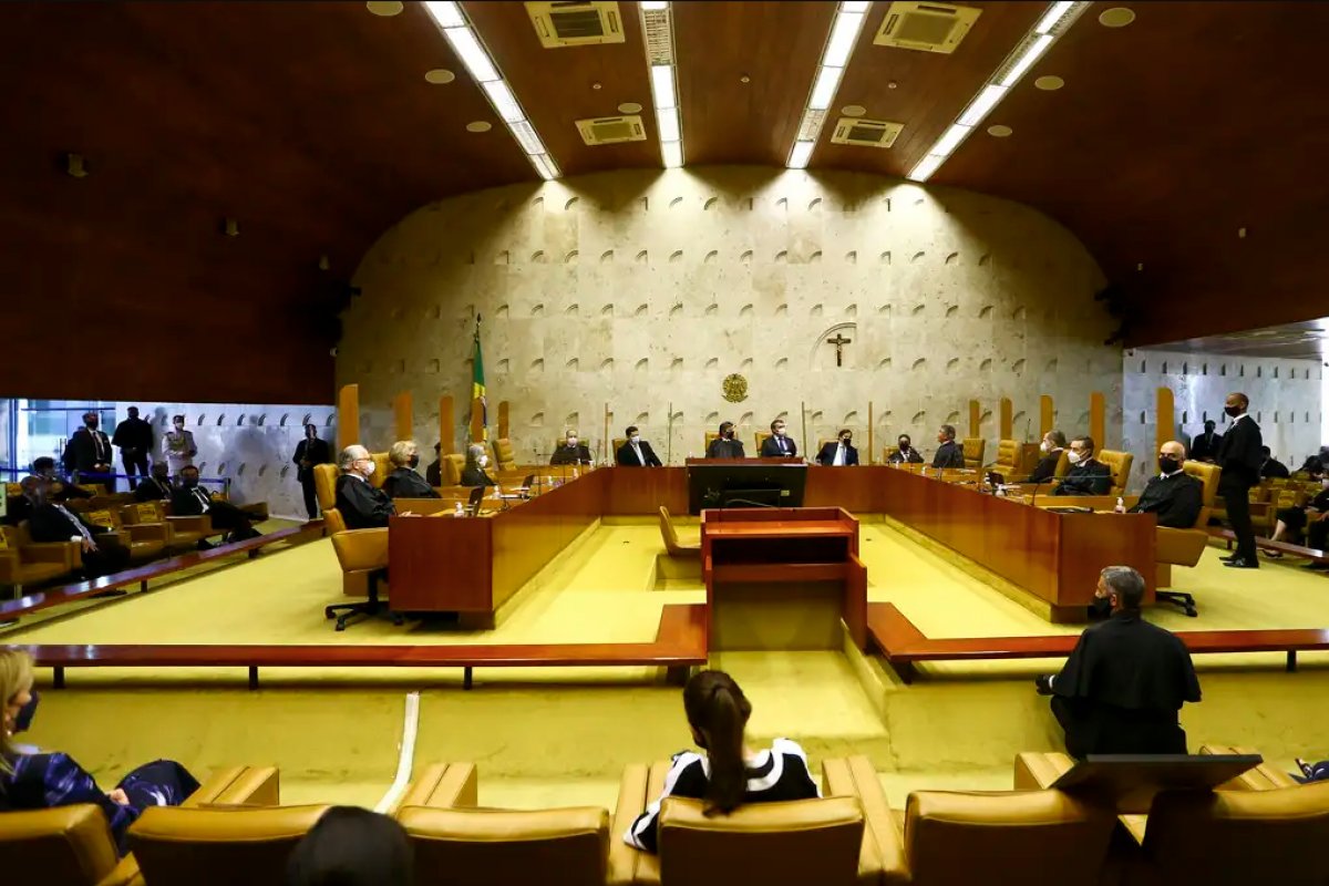 STF adia julgamento sobre Lei da Igualdade Salarial
