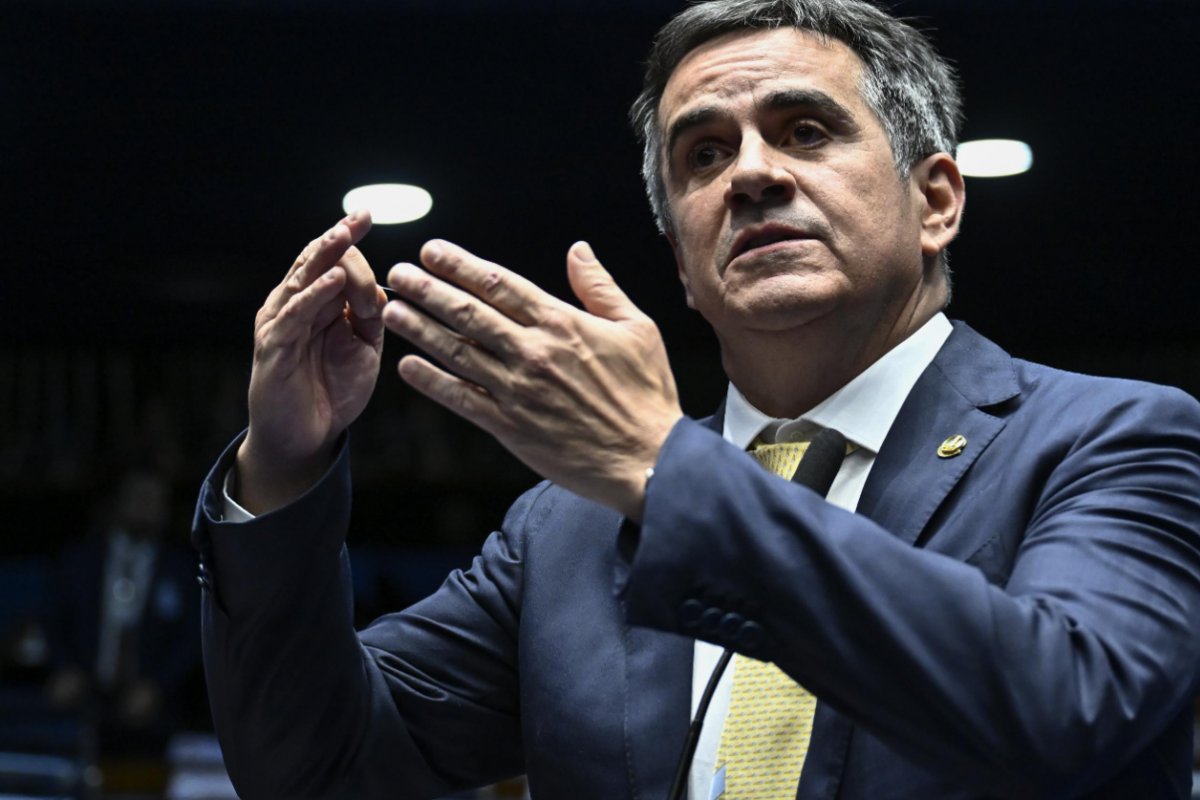 Defesa de Ciro Nogueira diz que investigação se baseia em “mera troca de mensagens”
