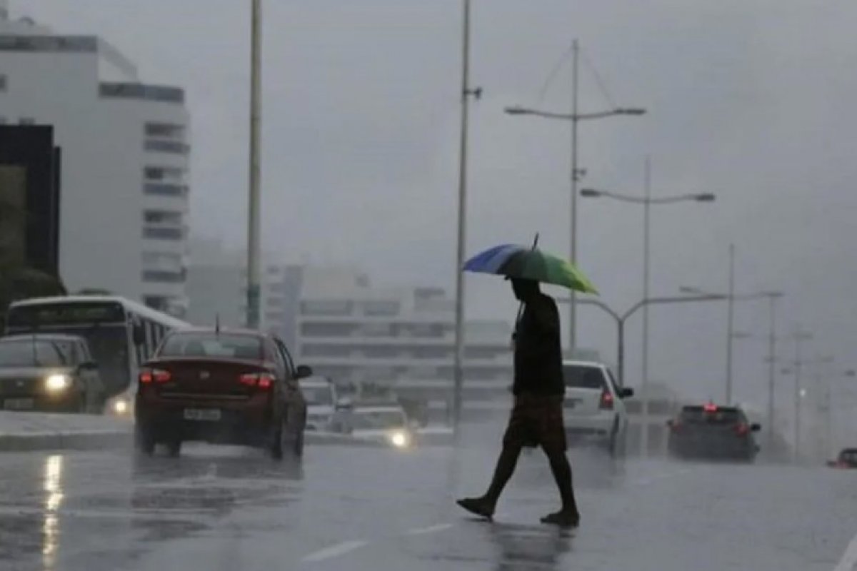 Nuvens e pancadas de chuva: Salvador terá tempo instável neste final de semana; veja a previsão