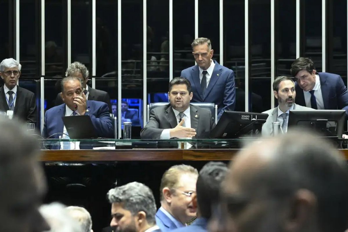 Alcolumbre promulga Lei da Dosimetria após Lula não sancionar texto no prazo