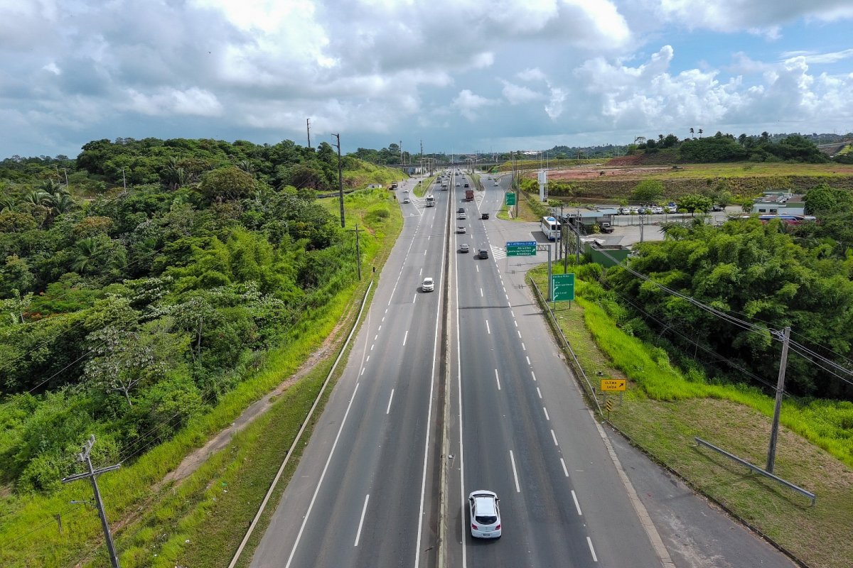 Justiça determina novos pontos de ônibus na Estrada do Coco após ação do MP