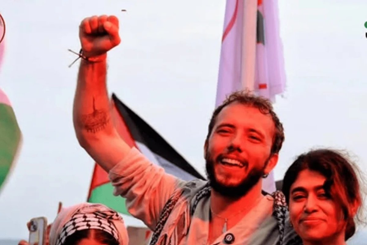 Ativista brasileiro Thiago Ávila é solto e deportado por Israel