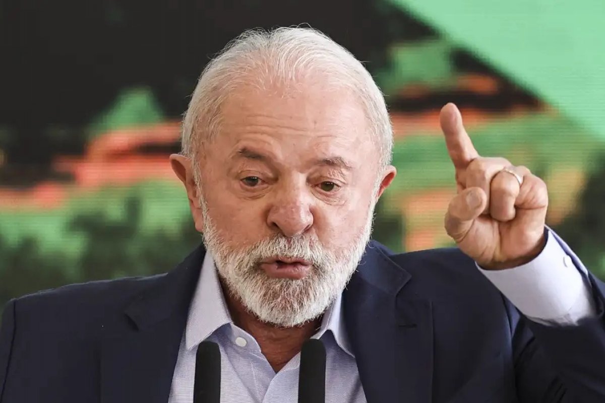Lula veta projeto que reconhece estágio como experiência profissional