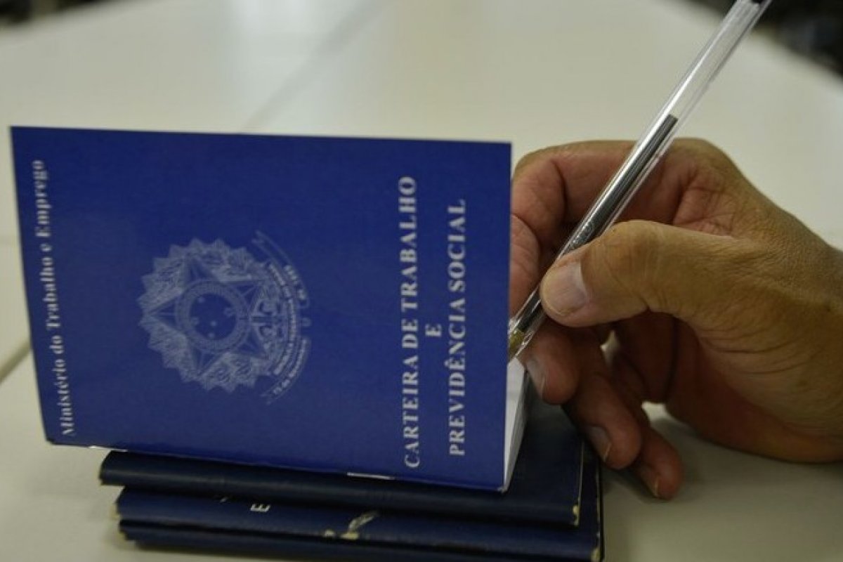 SineBahia anuncia novas vagas de emprego para esta terça-feira (12)