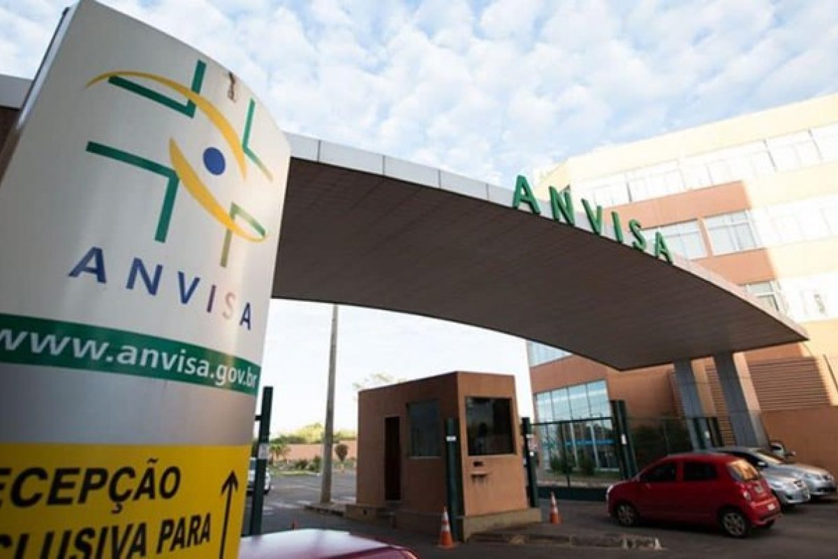 Anvisa proíbe medicamentos à base de cannabis de duas marcas sem registro sanitário
